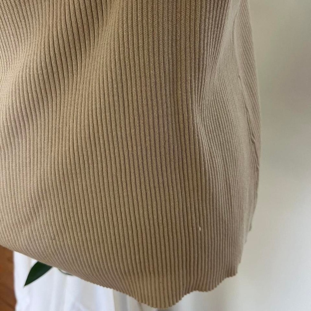Vintage Y2K Silk Blend Minimalist Cream Tan Ribbed Knit Tank Top with Crochet - Picture 4 of 8